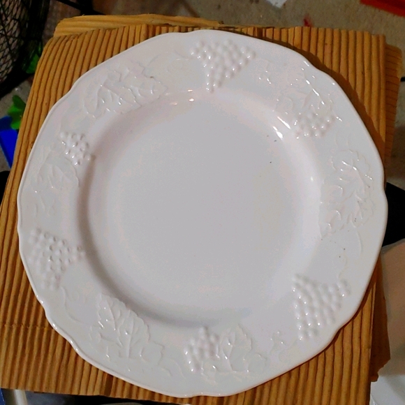 Milk glass set - Picture 1 of 3